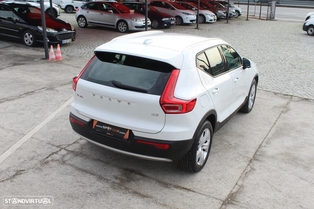 Volvo XC 40 2.0 D3 Momentum Plus - 5