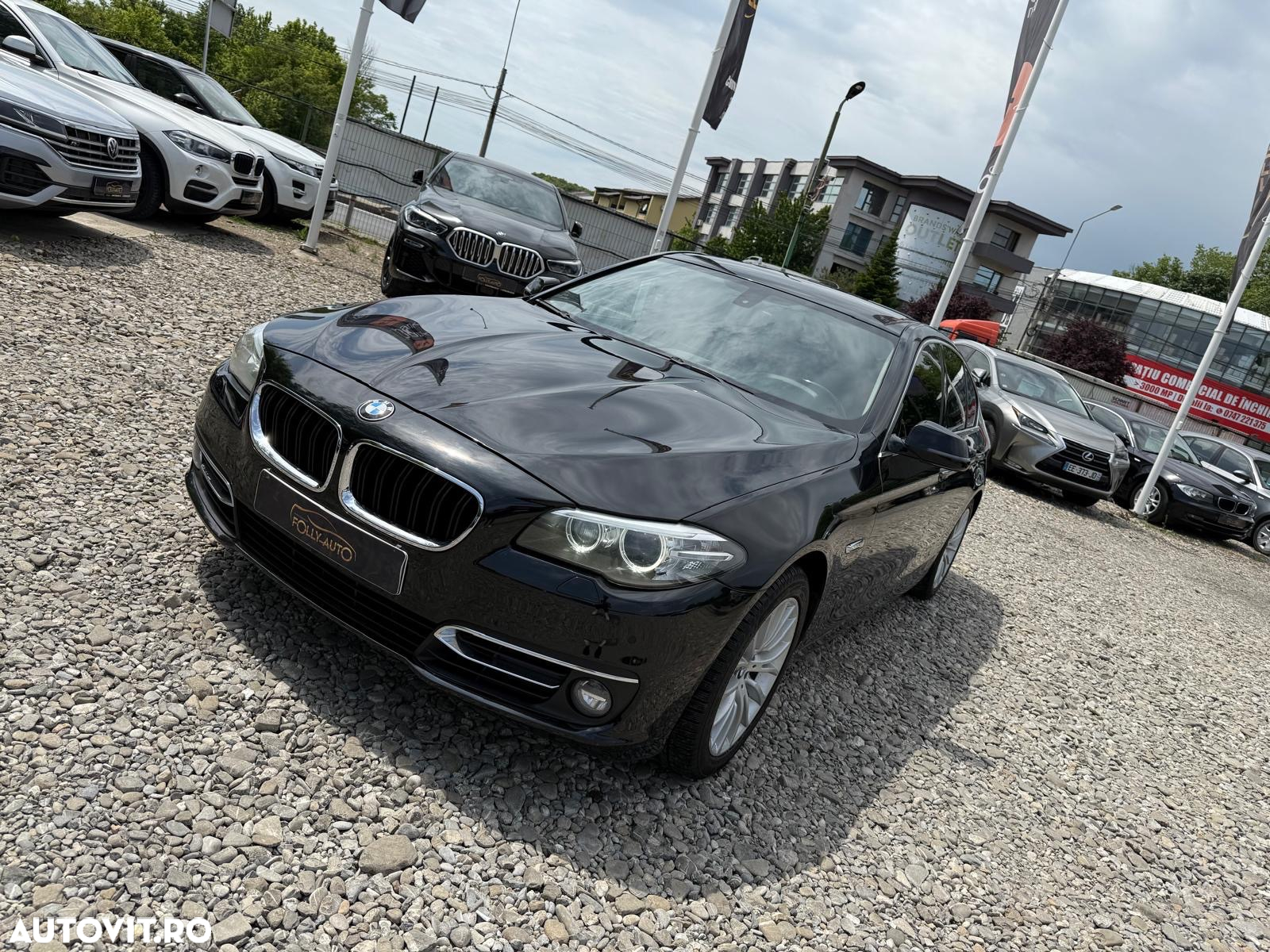 BMW Seria 5 520d Aut. Luxury Line - 32