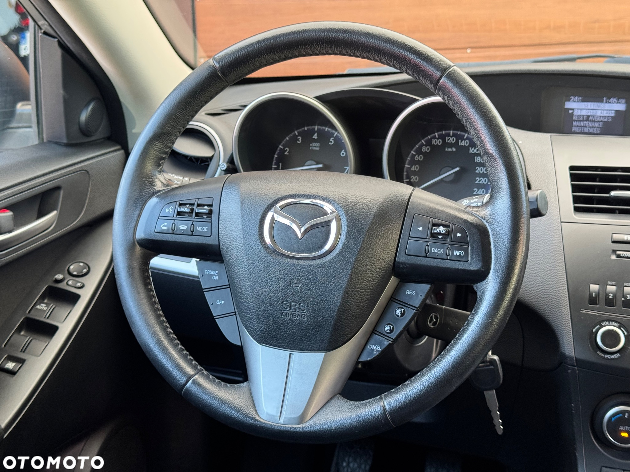 Mazda 3 1.6 Exclusive + - 21