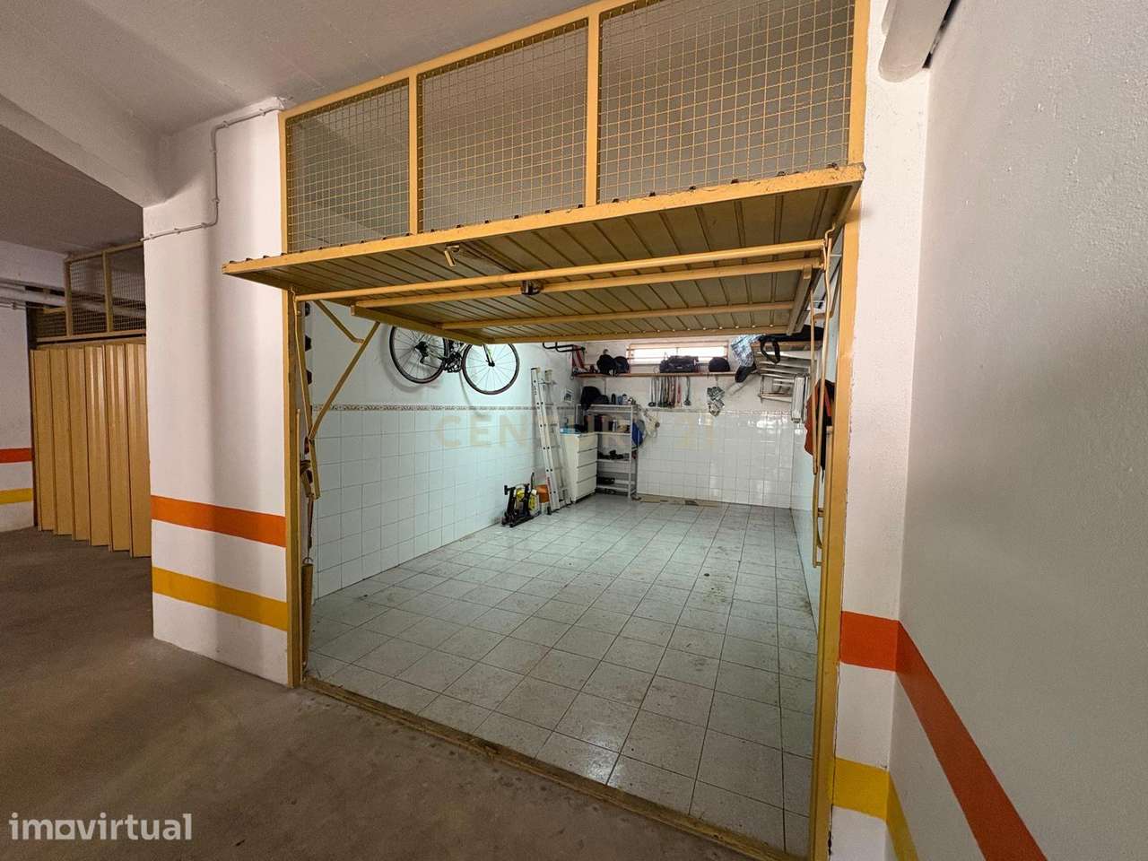 Garagem no Centro de Santa Cruz - Grande imagem: 2/7