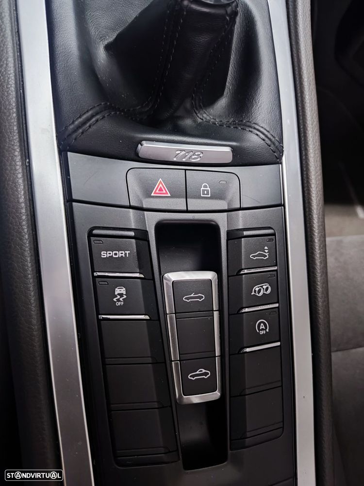 Porsche 718 Boxster 2.0 T - 29