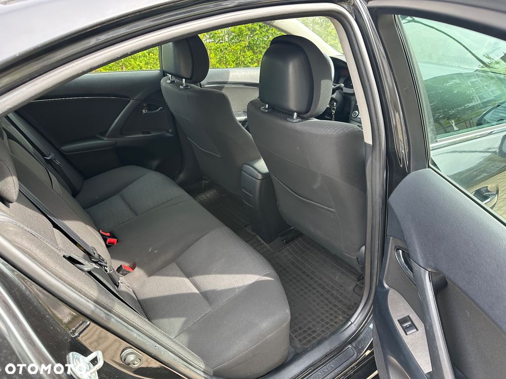 Toyota Avensis 2.0 D-4D Executive - 12