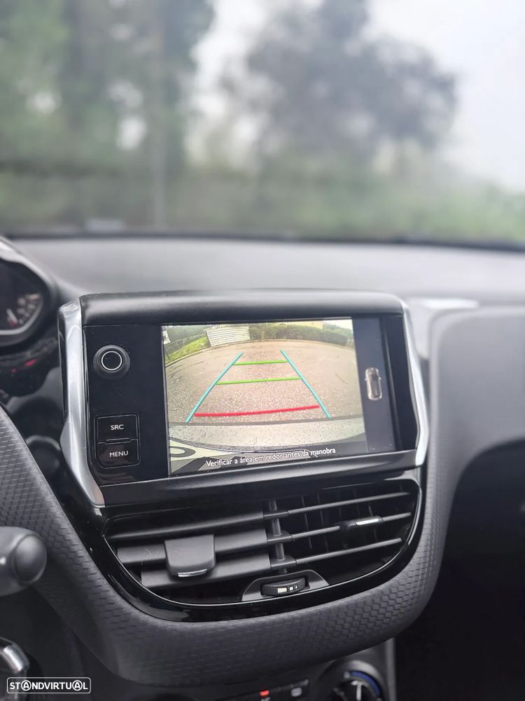 Peugeot 208 1.2 PureTech Style - 21