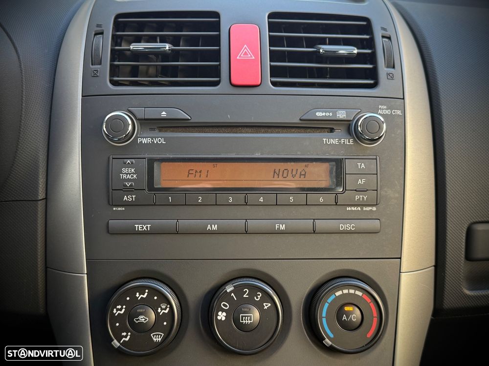 Toyota Auris 1.4 VVT-i AC+VSC - 14