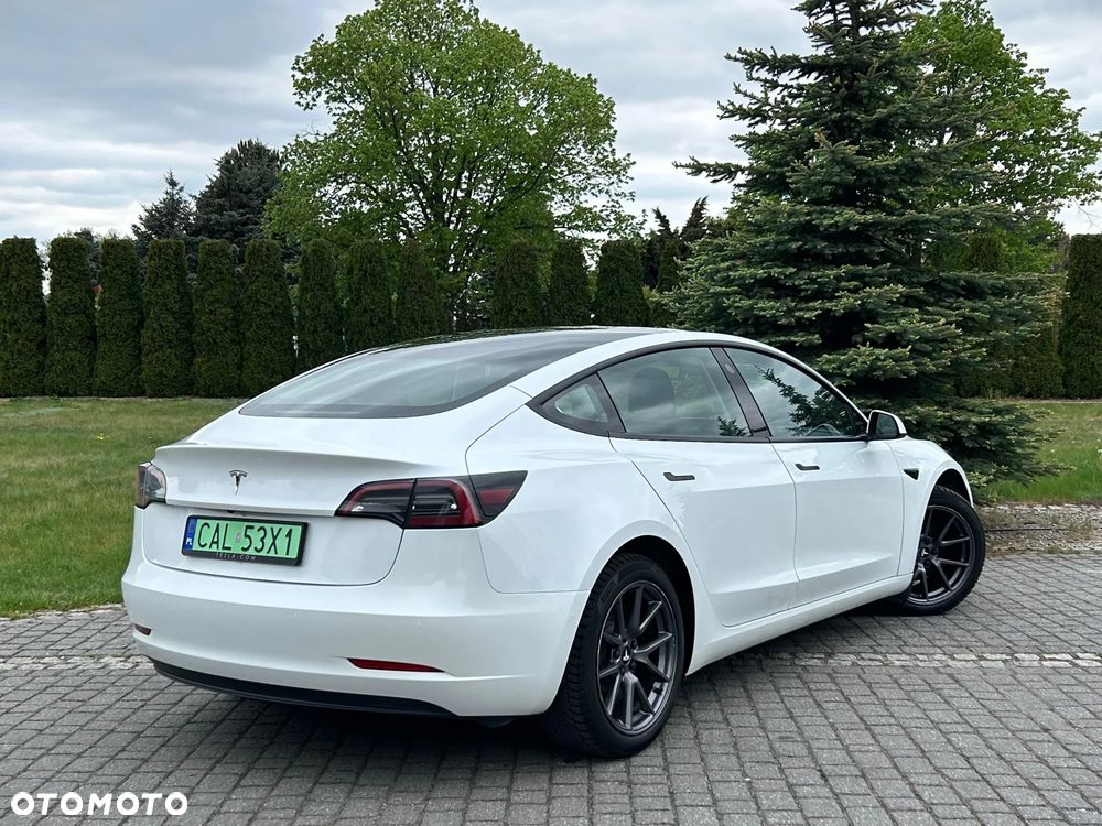 Tesla Model 3 - 7