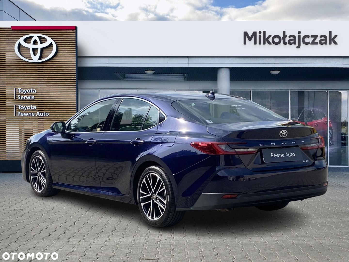 Toyota Camry - 3
