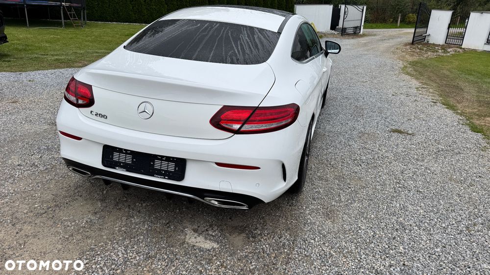 Mercedes-Benz Klasa C 200 Coupe 4Matic 9G-TRONIC AMG Line - 26