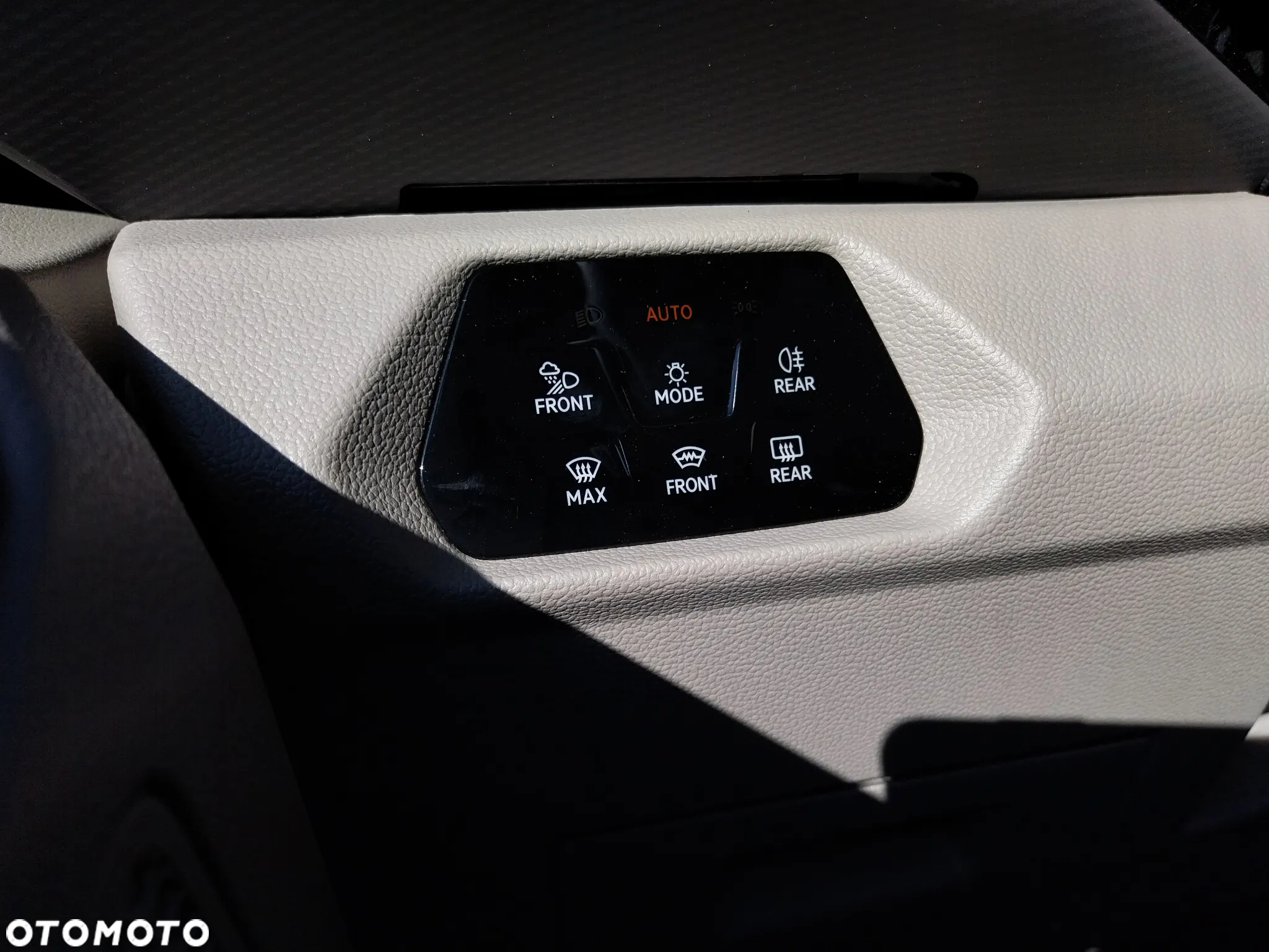 Volkswagen Multivan - 22