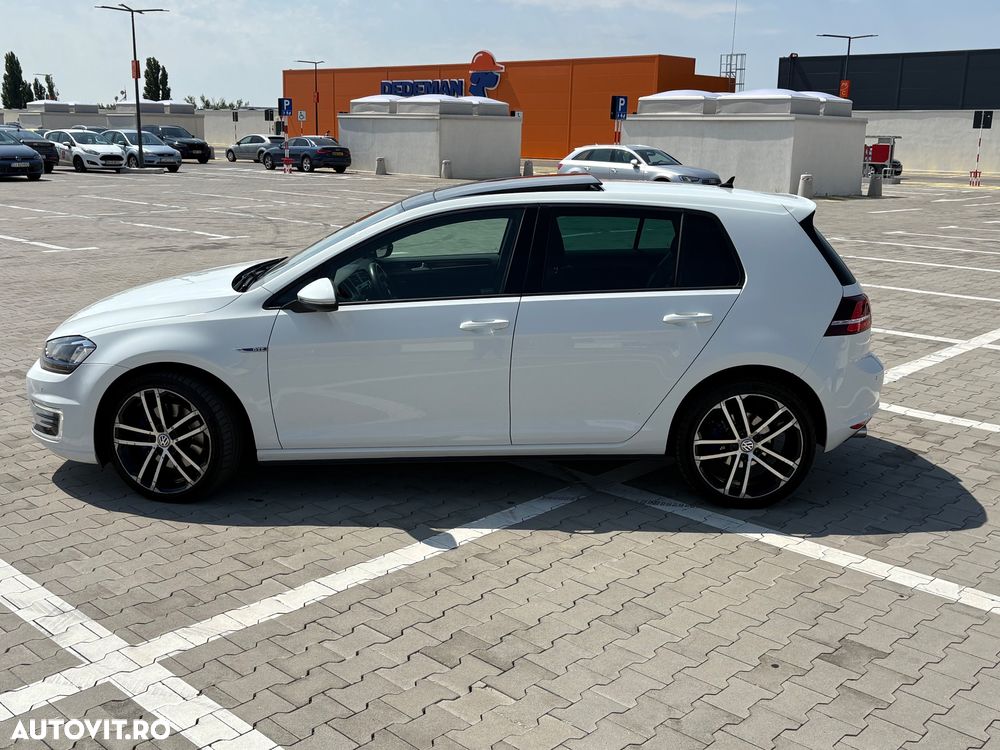 Volkswagen Golf - 3