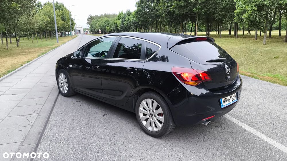 Opel Astra 1.6 Turbo Innovation - 11
