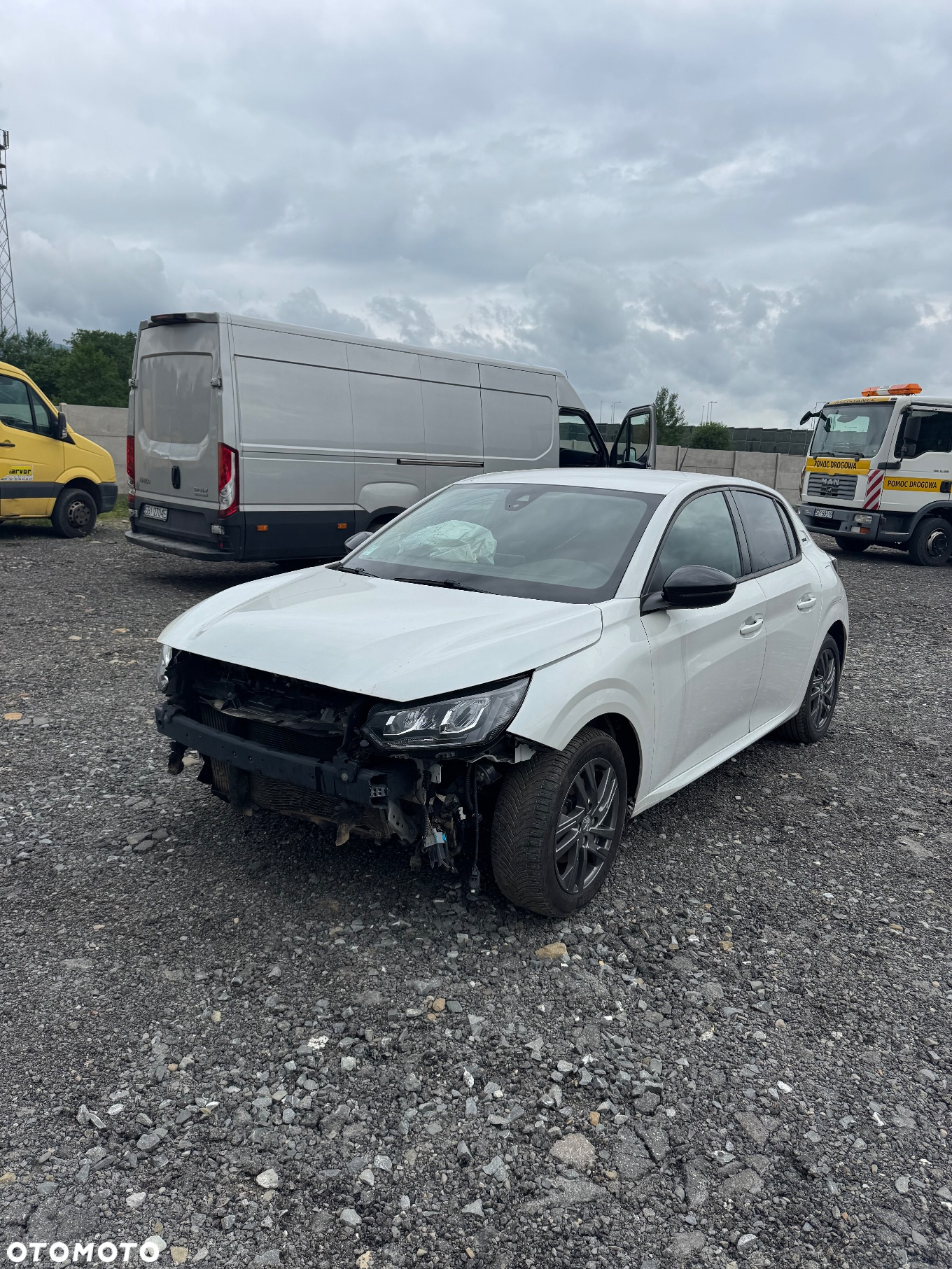 Peugeot 208 - 13