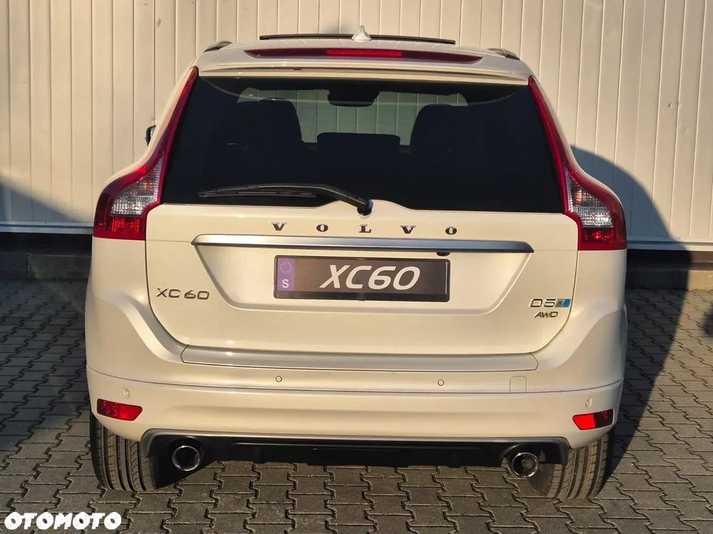 Volvo XC 60 D5 AWD Geartronic Summum - 9