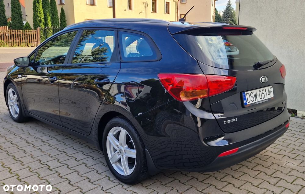 Kia Ceed Cee'd 1.6 CRDi M - 23