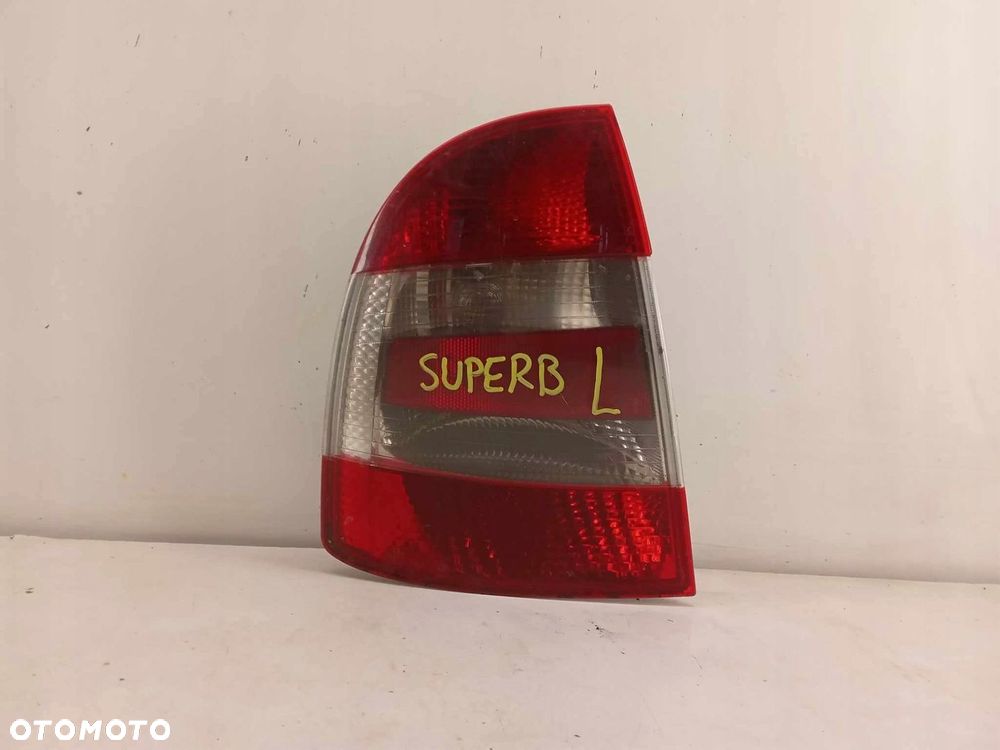 LAMPA LEWA TYŁ TYLNA SKODA SUPERB I 06-08 - 1