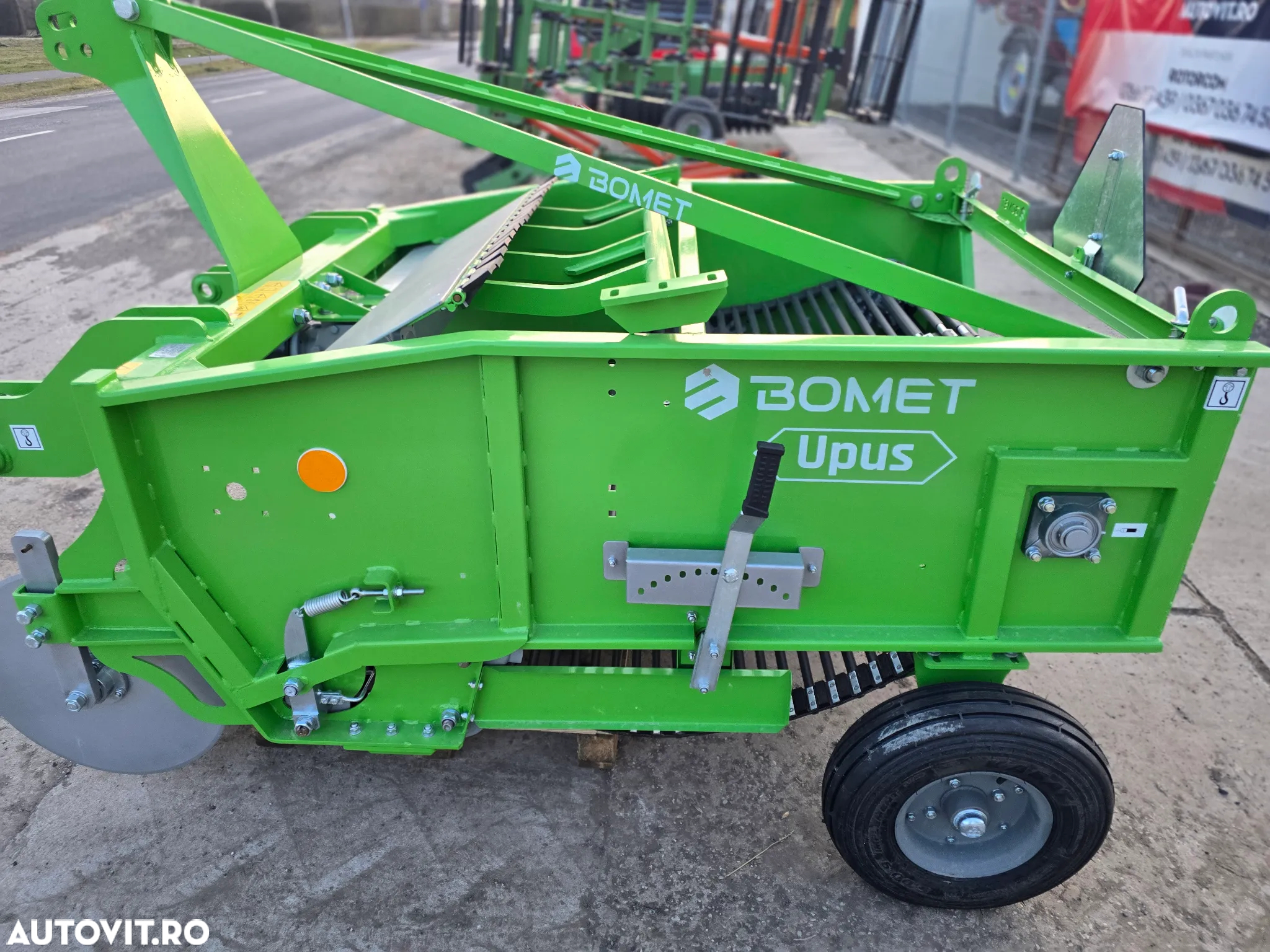 BOMET UPUS Z656 - 4