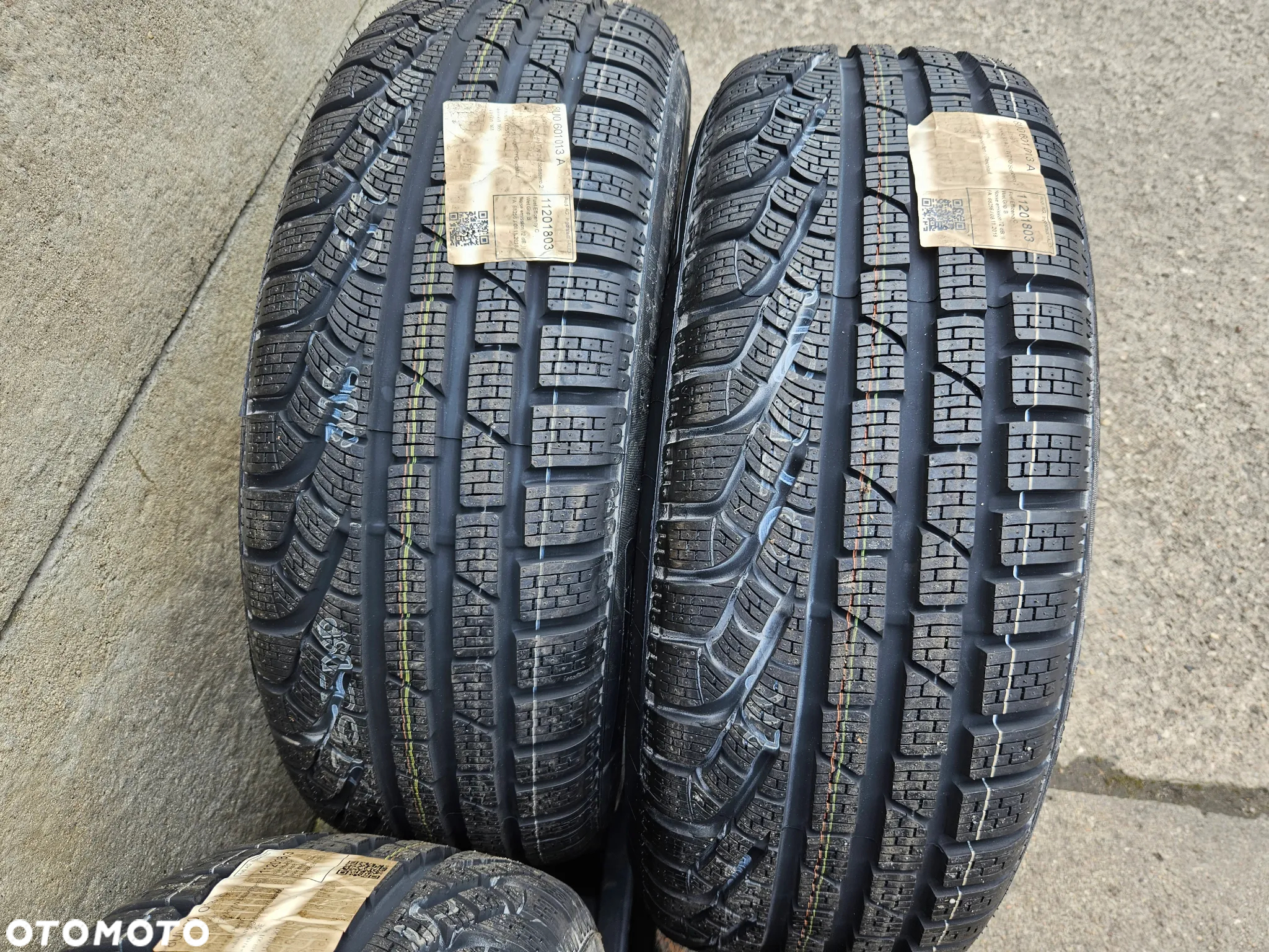 OPONY PIRELLI SOTTOZERO II WINTER 210 215/60 R17 96H. - 4