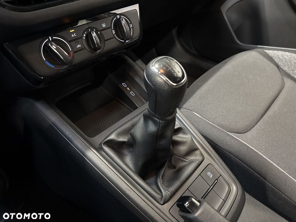 Skoda Kamiq 1.0 TSI Essence - 23