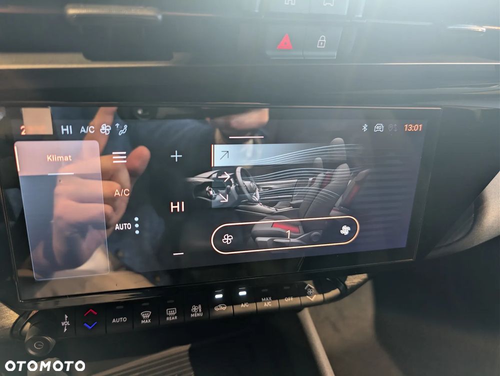 Alfa Romeo Junior 1.2 mHEV Ibrida eDCT - 18