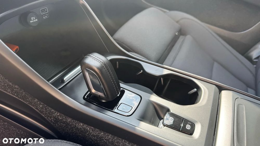 Volvo XC 40 T3 Geartronic Momentum Pro - 21