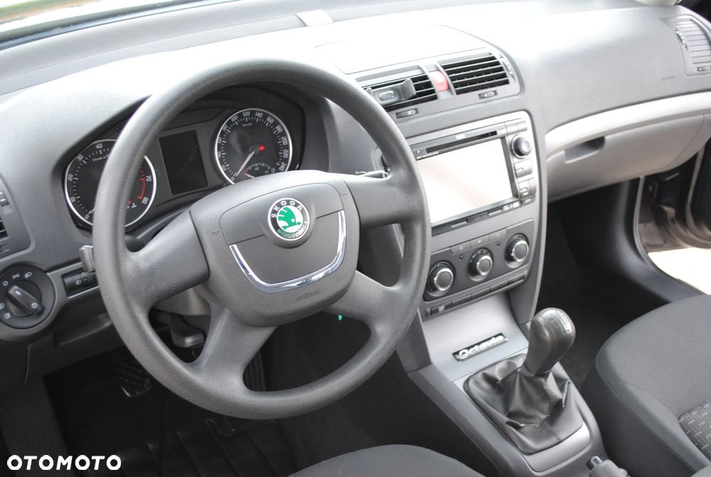 Skoda Octavia 1.6 Elegance - 14