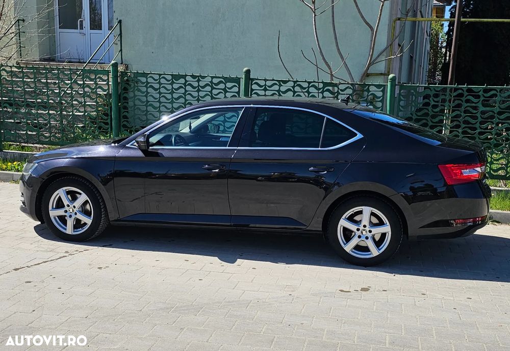 Skoda Superb 2.0 TDI DSG Sportline - 5
