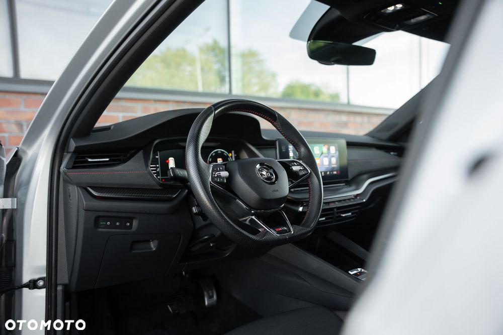 Skoda Octavia 2.0 TSI DSG RS - 24
