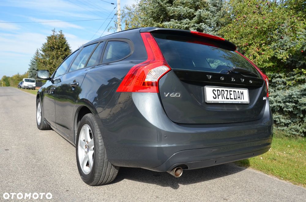 Volvo V60 D3 Drive-E Momentum - 25