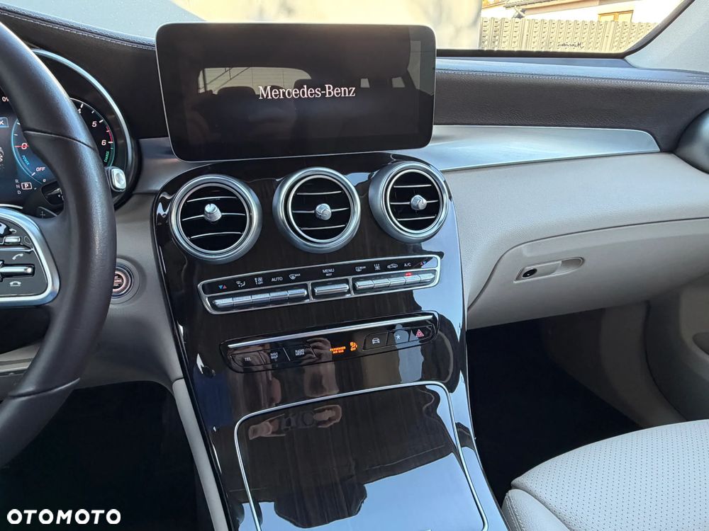 Mercedes-Benz GLC 300 de 4-Matic Business Edition - 22