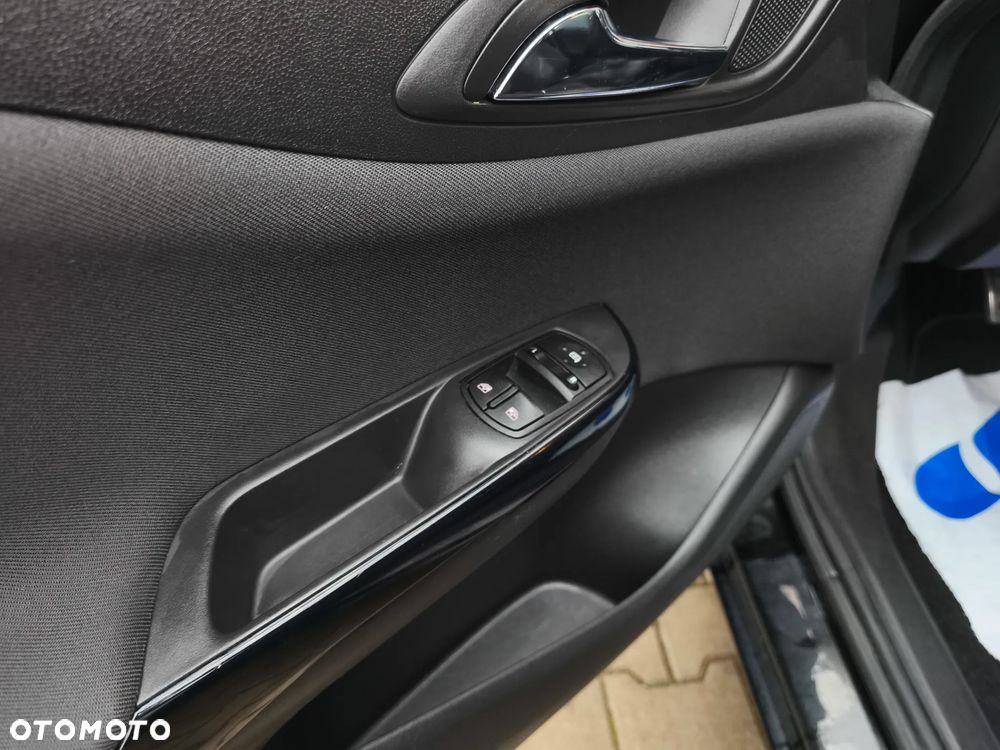 Opel Corsa 1.2 Cosmo - 10