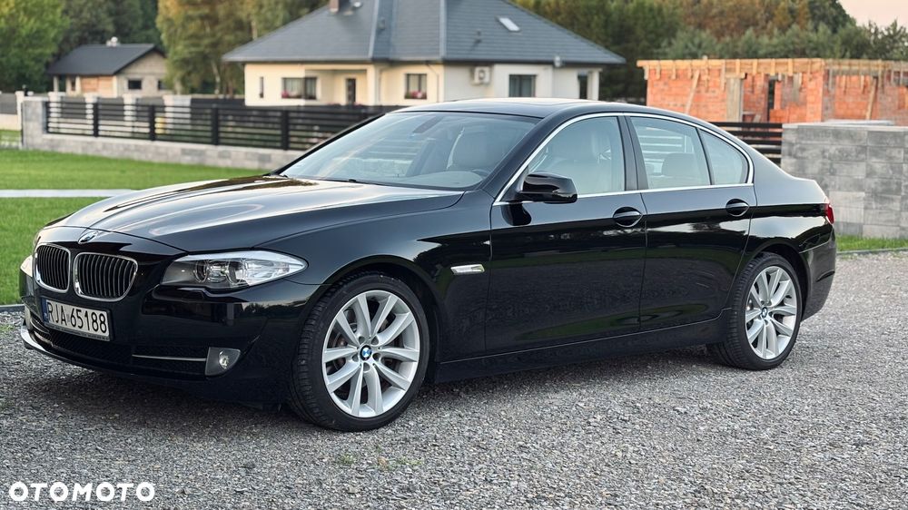 BMW Seria 5 528i - 2