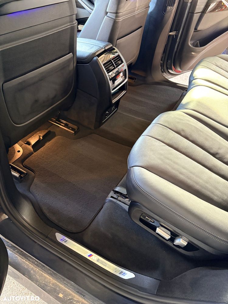 BMW X7 xDrive40i - 12