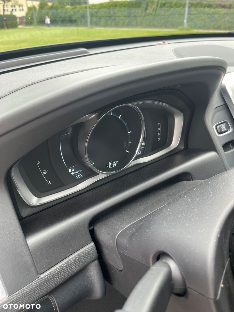 Volvo XC 60 D5 AWD R-Design Momentum - 14