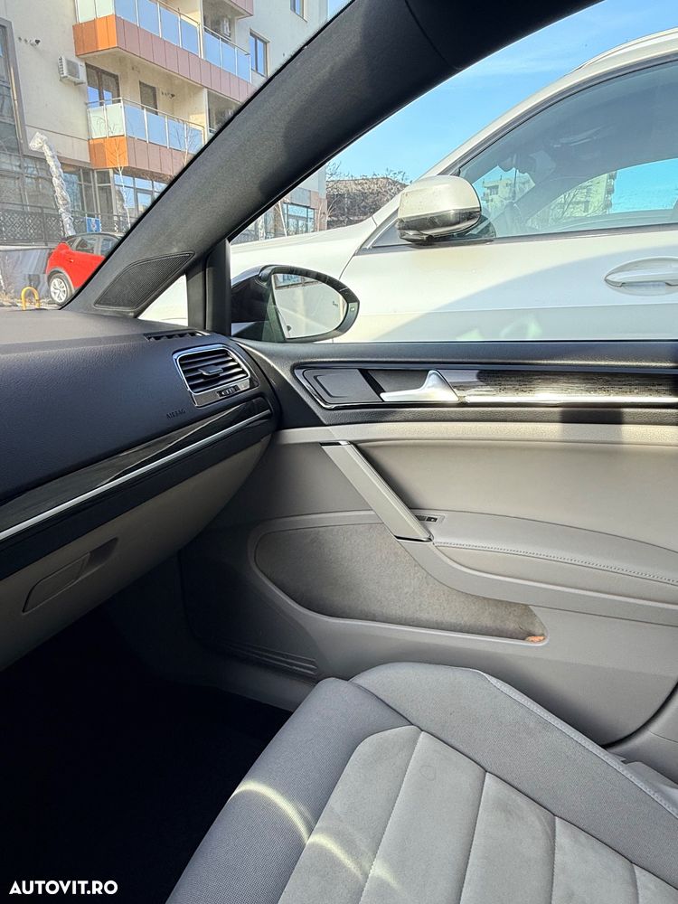 Volkswagen Golf 1.6 TDI Highline - 21