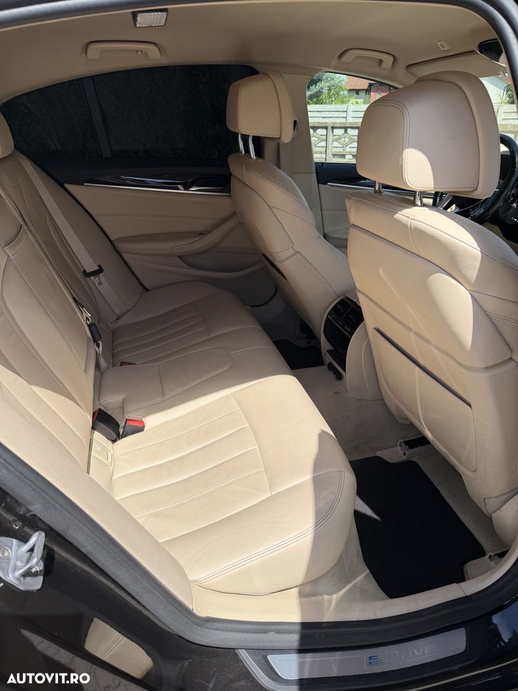 BMW Seria 5 530i AT MHEV - 26