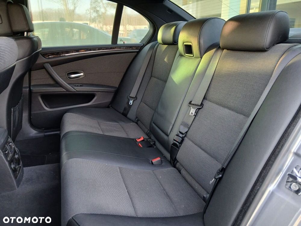 BMW Seria 5 540i - 7
