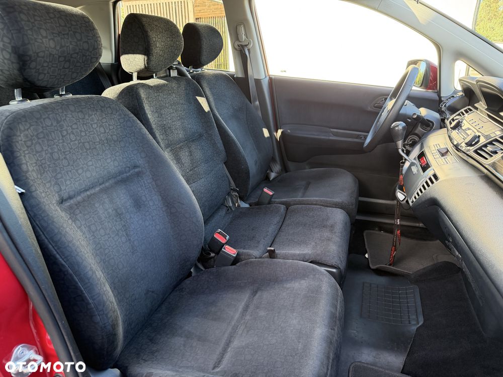 Honda FR-V - 5