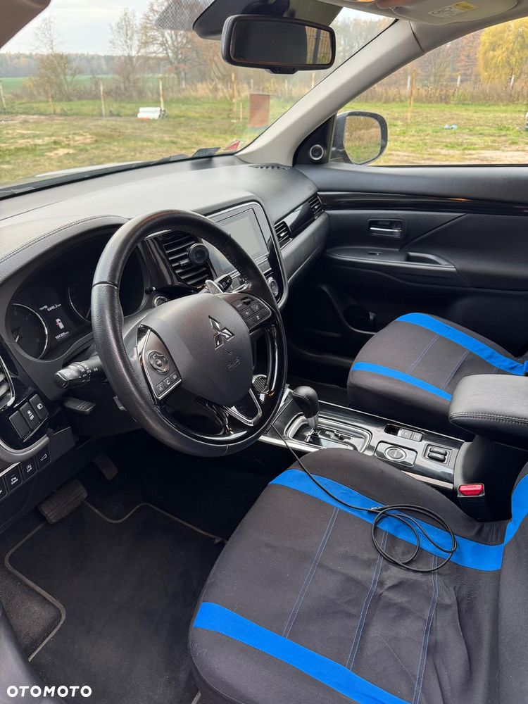 Mitsubishi Outlander 2.0 Instyle Navi 4WD CVT - 12