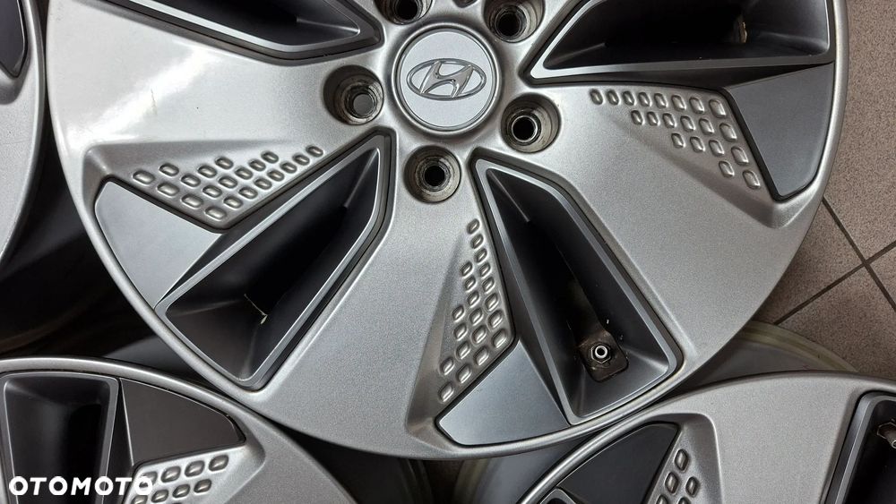 Felgi Aluminiowe 17 Hyundai Kona 5x114.3 ET 50 - 9