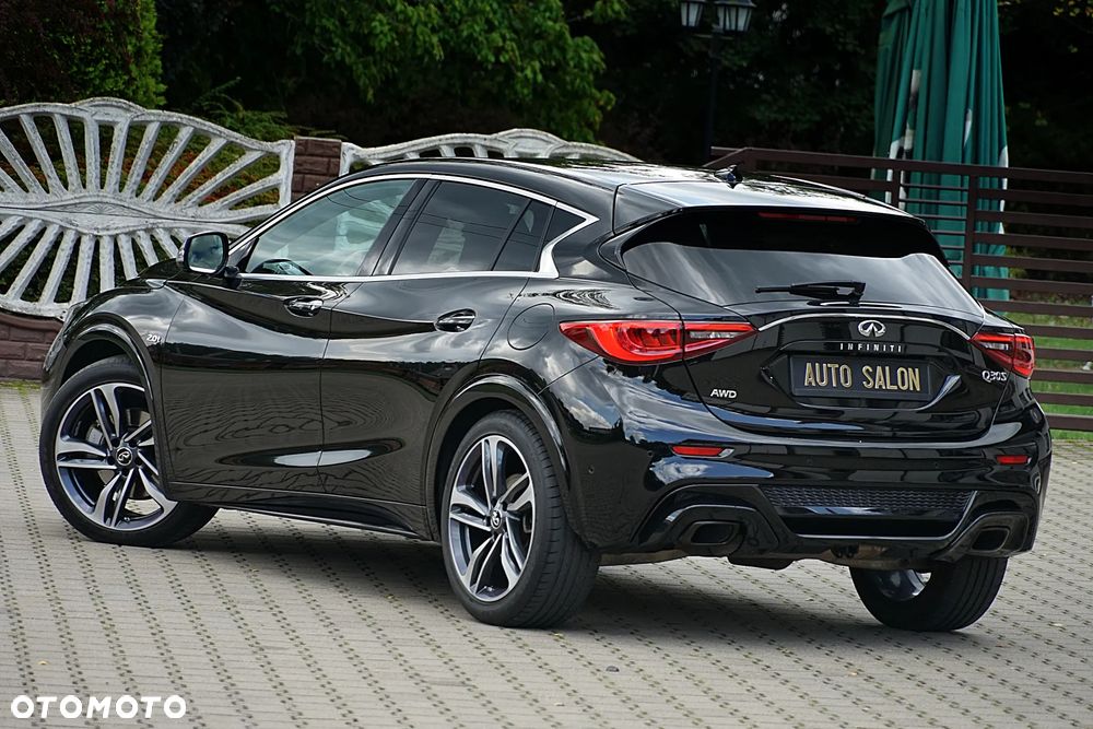 Infiniti Q30 2.0t DCT AWD Sport - 18