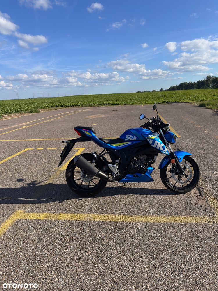 Suzuki GSX - 6