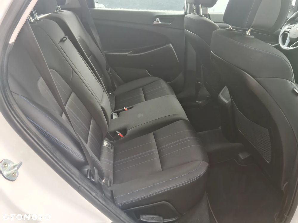 Hyundai Tucson blue 1.7 CRDi 2WD Style - 31