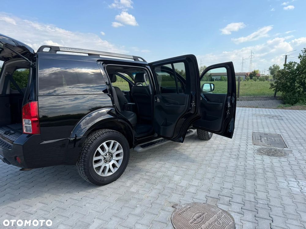 Nissan Pathfinder 2.5 D LE EU5 - 9