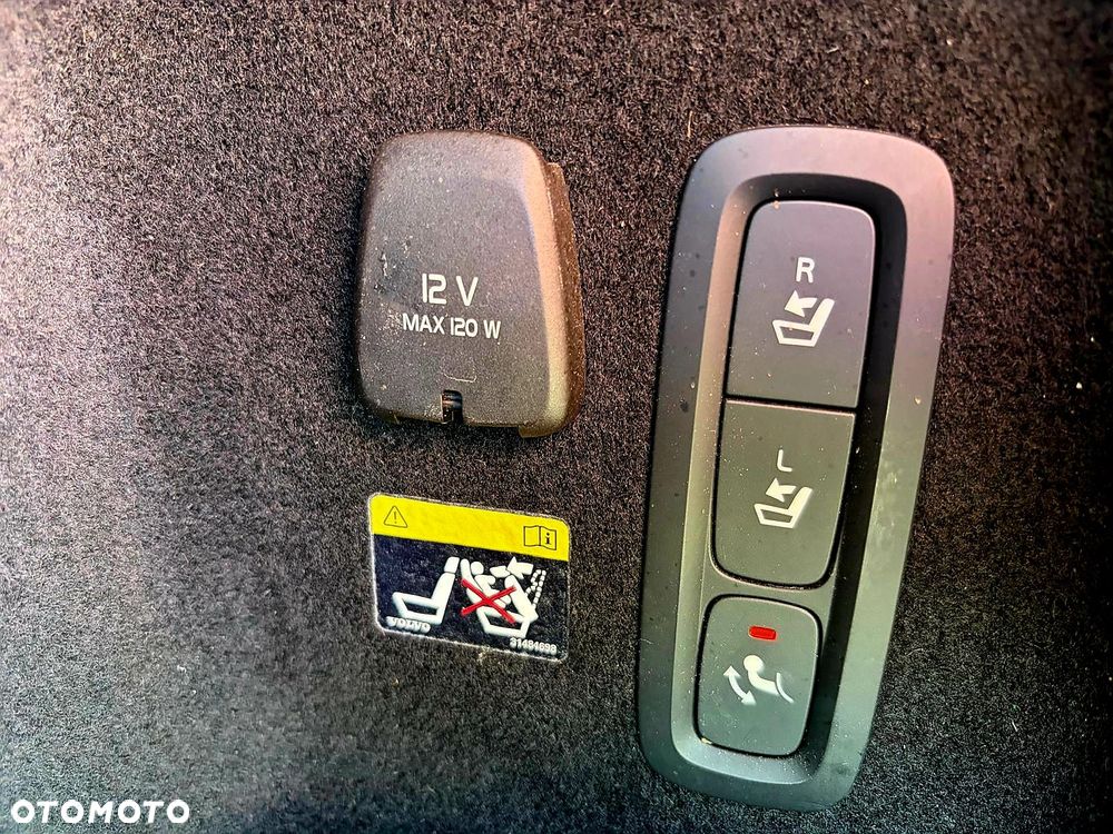 Volvo V60 Cross Country D4 AWD - 28