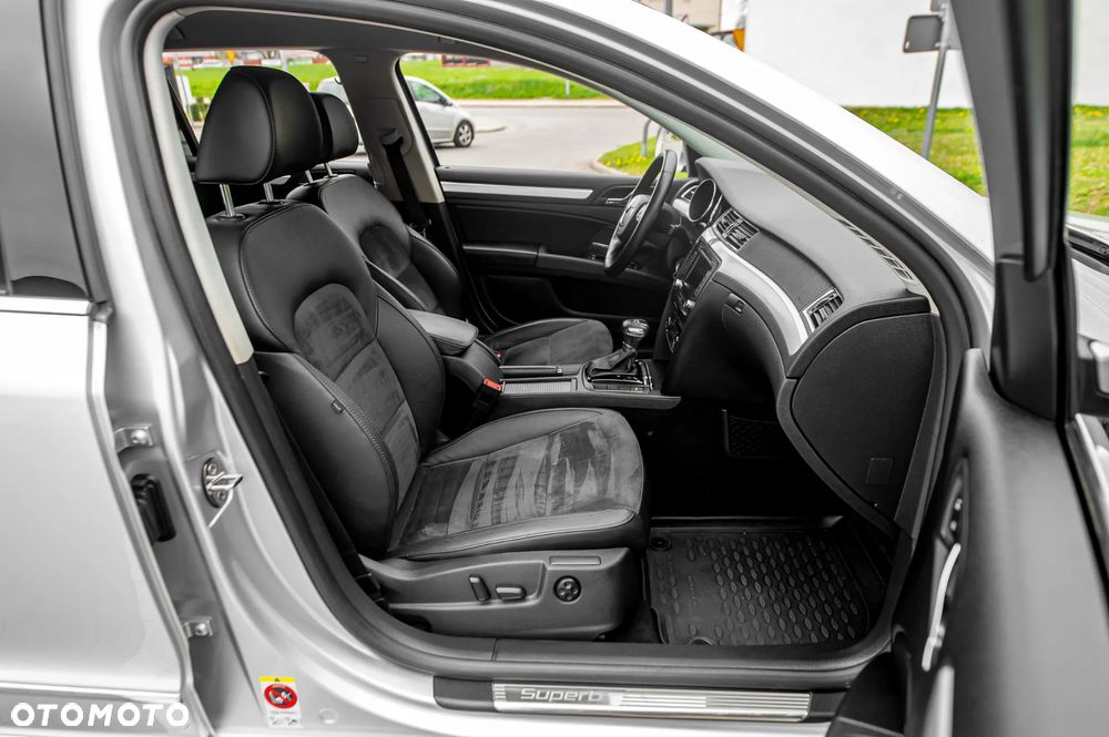 Skoda Superb 3.6 FSI 4x4 Elegance DSG - 34
