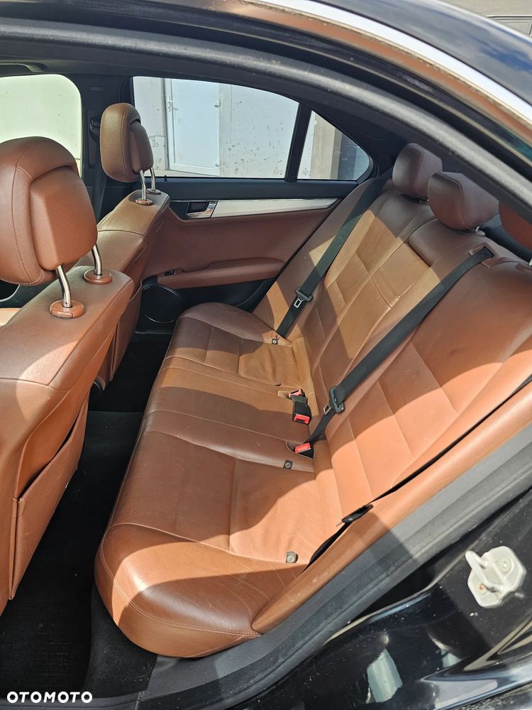 Mercedes-Benz Klasa C 320 CDI DPF 7G-TRONIC Avantgarde - 11