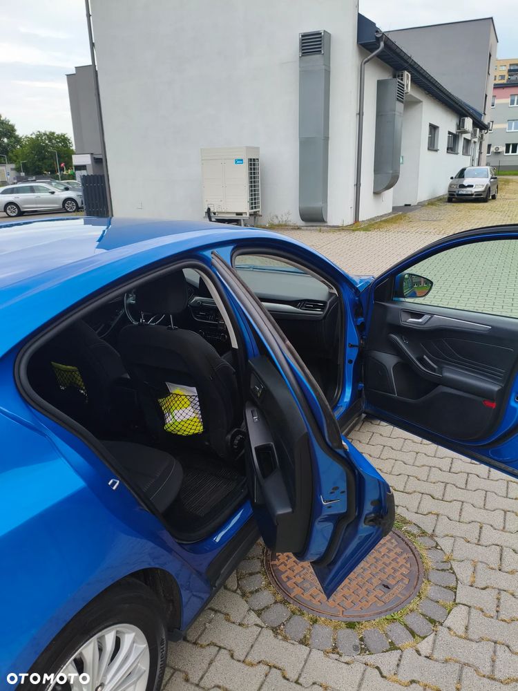 Ford Focus 1.0 EcoBoost Titanium - 6
