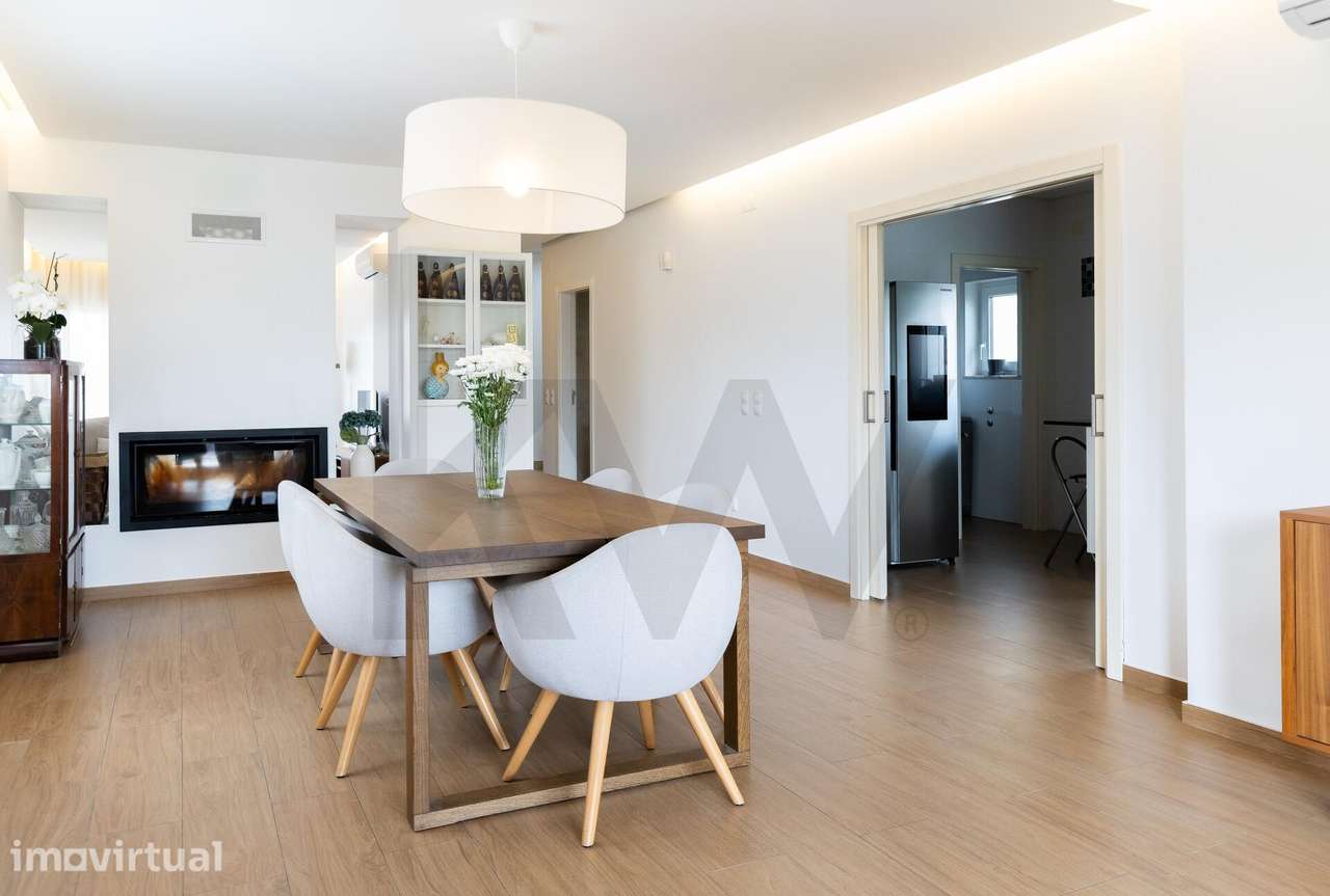 Moradia T4 com Jardim e Piscina no Pinhal Novo - Palmela - Grande imagem: 2/16
