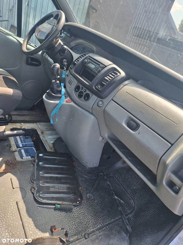 ŚRODEK BOCZEK TAPICERKA  TYŁ VIVARO TRAFIC - 10