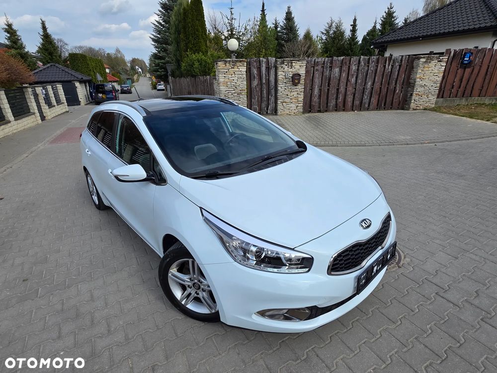 Kia Ceed 1.6 GDI Fifa World Cup Edition - 18