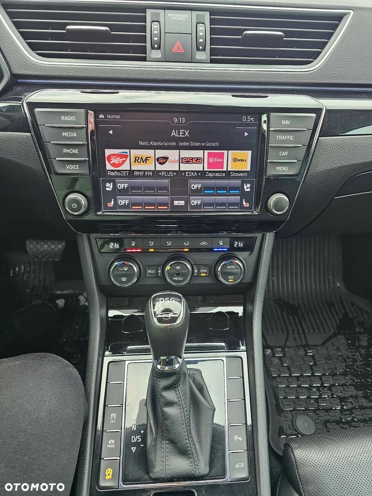 Skoda Superb 2.0 TDI 4x4 L&K DSG - 23